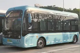 上海：新款公交车变小了 长7—8米，座位减少图片