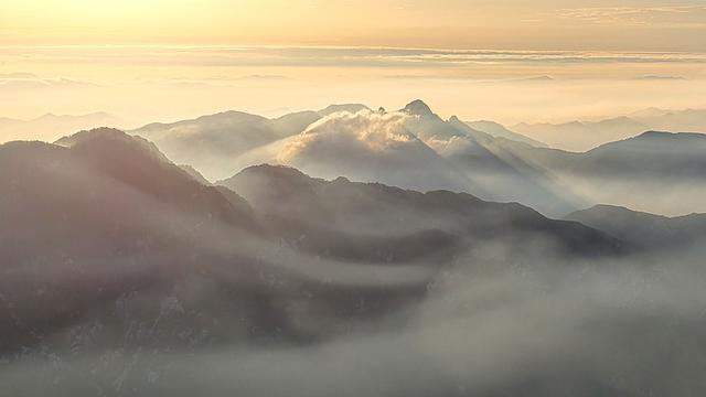 临沂：蒙山晨景