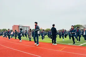 金山学生课间都在干什么？图片