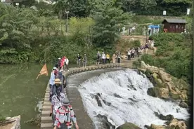 新加坡曾兄弟DJ旅游团走进兴义图片