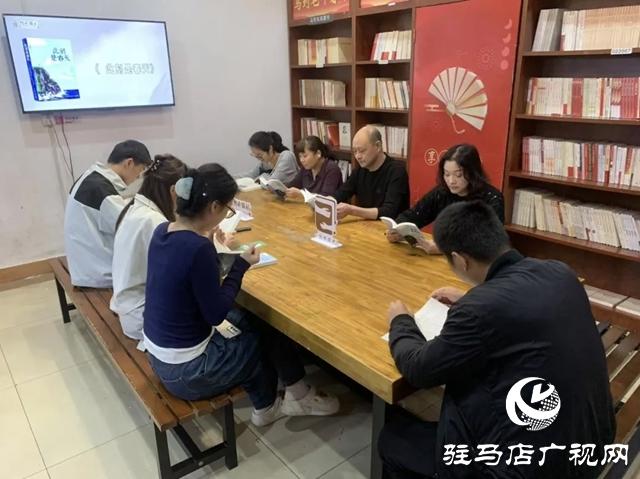 驻马店市新华书店：文化惠民不打烊 满足市民“充电”需求