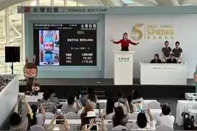 一只玩偶拍出108万元！中国潮玩为何一“布”难求？图片