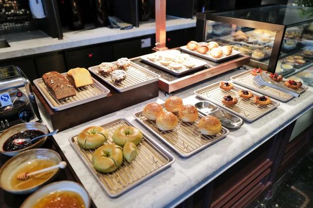 上海最新的凯悦系酒店，躺在床上就能看三件套