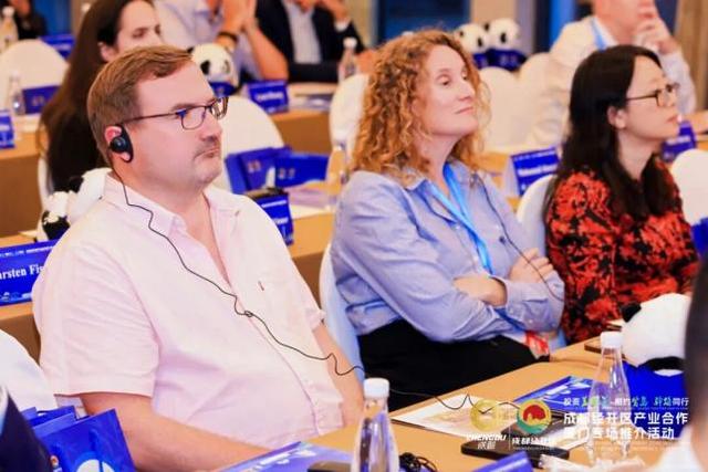 盖碗茶香漫鹭岛！成都经开区借“投资盖碗茶”发出产业“合作请柬”