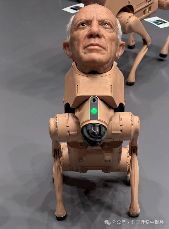 马斯克人头机器狗，70万一只被抢空！网友：太诡异了，十个道士才能镇住！