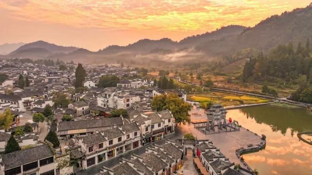 半世纪灵魂对话：应天齐与西递，让世遗文化在艺术中永生