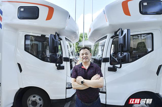“从湘出发，28000公里全程记录”作家带着湖南菜去追北极之光
