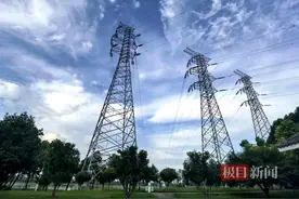 市民询问杨春湖区域高压铁塔何时改造？相关部门：高压线正在迁移入地，短期内无铁塔拆除计划图片