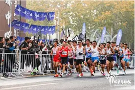 2024北京马拉松成就大众跑者金秋狂欢图片
