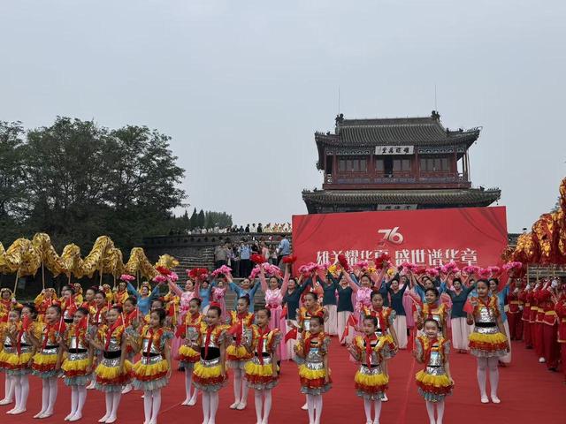 河北秦皇岛山海关老龙头上演庆国庆文艺盛宴