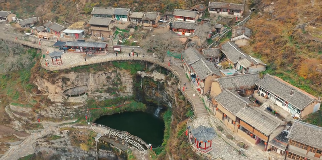 想赏秋？就去芦芽山，这里的秋日景致超赞！