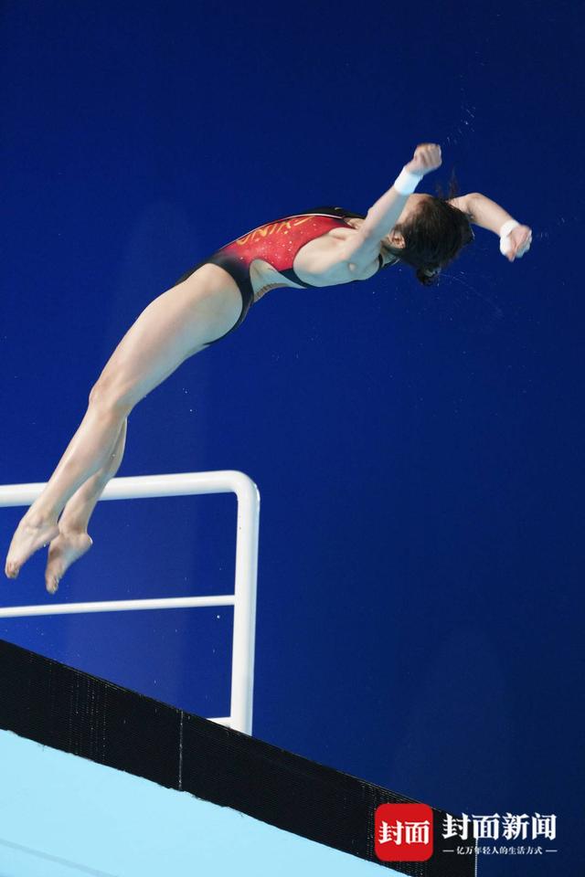 十五运女子团体10米跳台，四川代表队选手获第二名、第四名