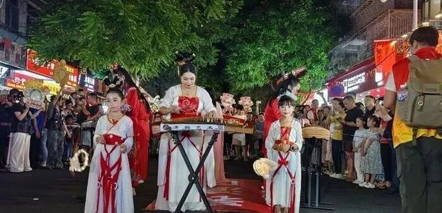 中秋夜，汕头在向谁告白？
