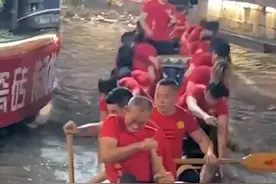 超近距离直击划龙舟压弯过弯瞬间图片