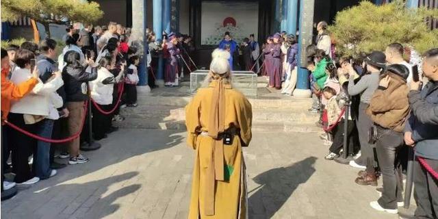 河南上元节去哪儿观灯逛庙会？超全攻略在此，跟着逛就对了！