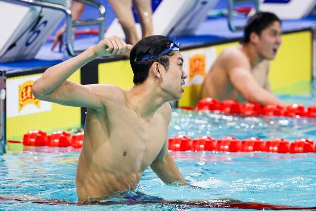 十五运｜力压孙杨潘展乐夺冠，张展硕能成为下一颗泳坛明星吗？