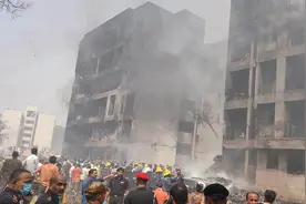 滚动更新丨印度客机坠机事故已致170人遇难，客机坠毁在医学院宿舍图片