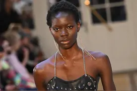 （外代二线）巴黎时装周——Victoria/Tomas品牌时装秀(2)图片