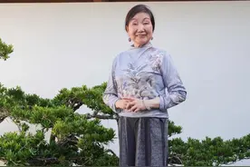 78岁！福州这位女子还在走T台！丫霸图片