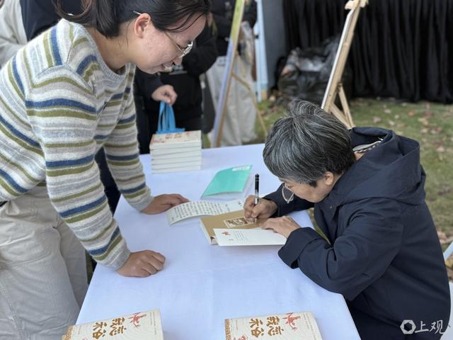 阳光正好，风很温柔，上海的秋天，阅读让人怦然心动