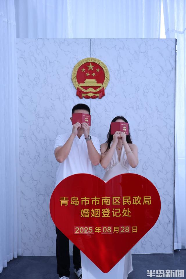 青岛美景作媒，6年爱恋终成眷属！济南小伙驱车4小时来青岛，求婚领证“一气呵成”