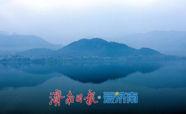 一年四季 泉在济南丨雨后卧虎山水库  宛如水墨画