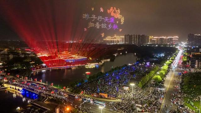逆天了！4天134万人涌入，全国“榜首城市”果然名不虚传