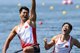 闪电海报｜中国第26金——刘浩、季博文：巴黎奥运会男子500米双人划艇冠军图片