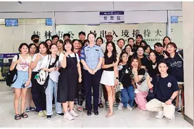 方寸“小”窗口 服务“大”民生 ——桂林市公安局打造“一窗通办”公安政务服务桂林样板纪实图片