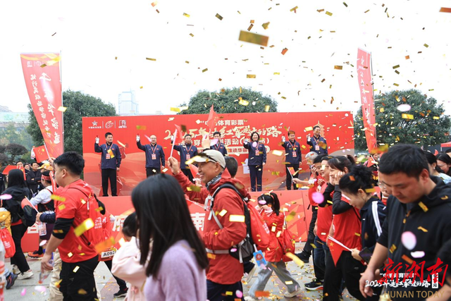 踏千年古道，承英雄遗志！近2000名徒步爱好者走进红色华容
