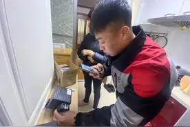 “国补”3C产品签收有点“烦”？快递小哥已培训，流程压缩至3-5分钟图片