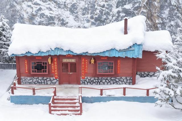 不止冰雪,又燃又暖!2025—2026年六盘水滑雪季启幕