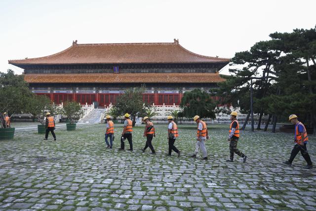 北京文化守护人丨伊文龙：“00后”修复师，“冠军”瓦作护长陵