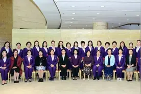 黄晓薇会见香港福建妇女协会骨干培训班学员图片