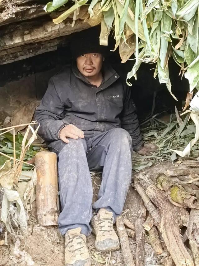 官方回应“荒野求生	”停赛：8人夺冠平分48万奖金，健康问题由景区负责治疗，本人及直系亲属终身免费游七星山