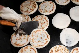 花5555元买6个烧饼的人，找到了！图片