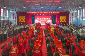 超甜！武警青海总队举行首届“爱在高原·情定军旅”集体婚礼图片