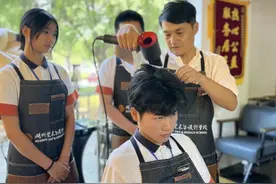 为什么女性“托尼老师”越来越少？图片