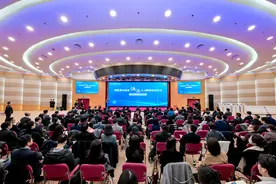 年薪60万起招聘涉外律师，上海浦东启动涉外法治人才高地建设图片