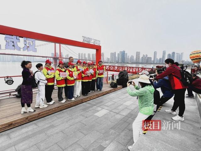 青春志愿闪耀武昌湾，红色文脉薪火永相传