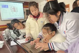 青春赋能AI科普，外事学子陪萌娃解锁“AI绘画”新技能图片