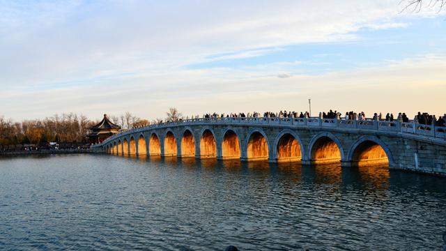 颐和园“金光穿洞”引客来