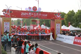 2024潜江返湾湖马拉松完赛图片