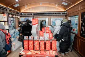 哈尔滨爆火让AR冰箱贴出圈，有游客拨打12345求购图片