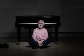 首场独奏！带着钢琴漂洋过海，齐默尔曼征服上海乐迷图片