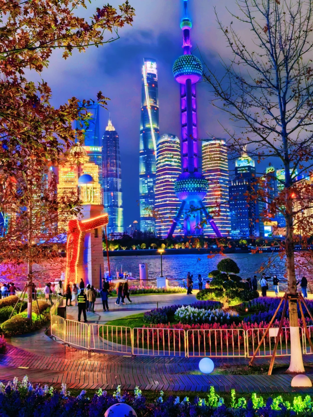 上海首个450㎡浦江冰场！飘雪、市集、和陆家嘴三件套同框，出片率100%→