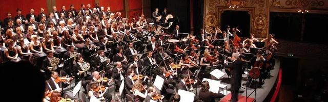 当“古典音符”遇见“丹霞仙境”：德国汉诺威交响乐团今日打卡龙虎山！