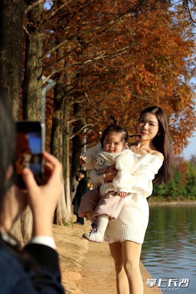 又是艳阳天，打卡人如潮｜组图