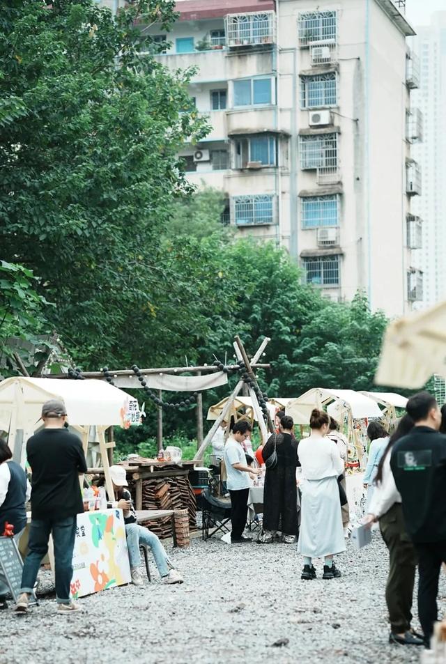 遇见丨开福秋日·逛三园：「东风路文创园」老长沙的回忆沙漏