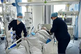 杭州东站跳轨旅客最新情况：送医救治后已转送重症医学科图片